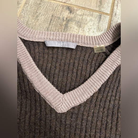 TART 100% Wool V Neck Sweater Women’s Size Medium - Picture 6 of 6